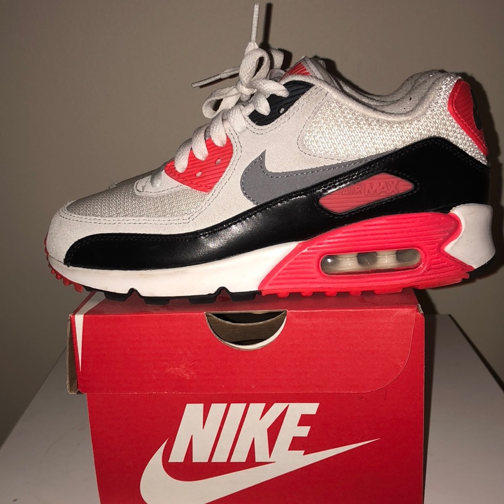 Nike Air Max 90 Infrared (GS) Size 5